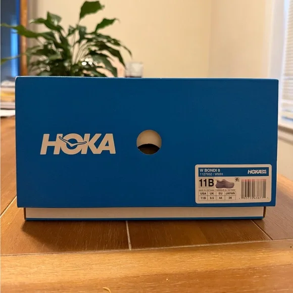 NIB White Hoka Bondi 8 11B - Picture 2 of 4